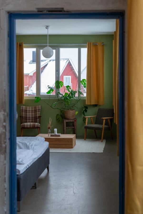 Trevarefabrikken Henningsvær Exterior foto