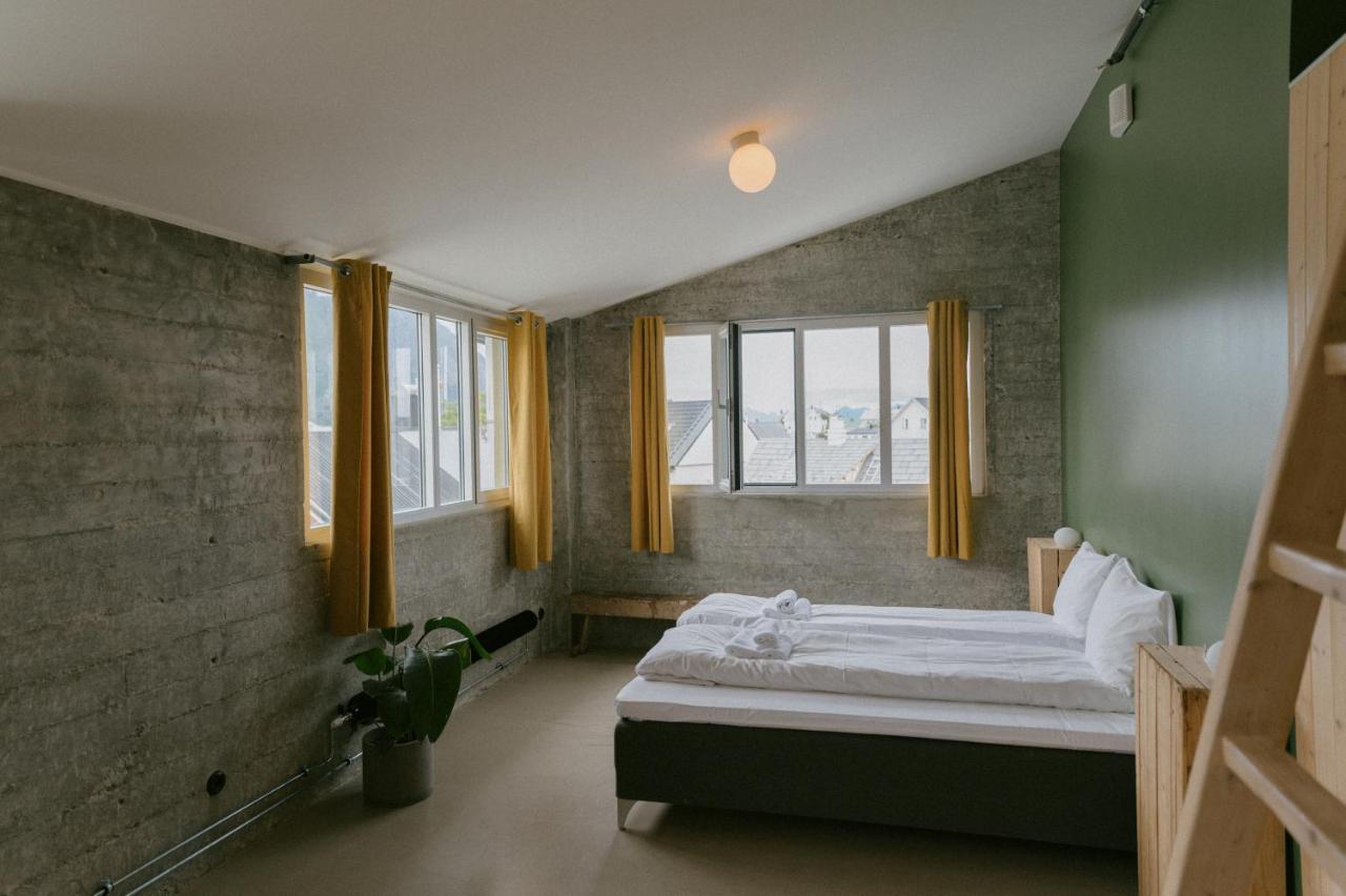 Trevarefabrikken Henningsvær Exterior foto