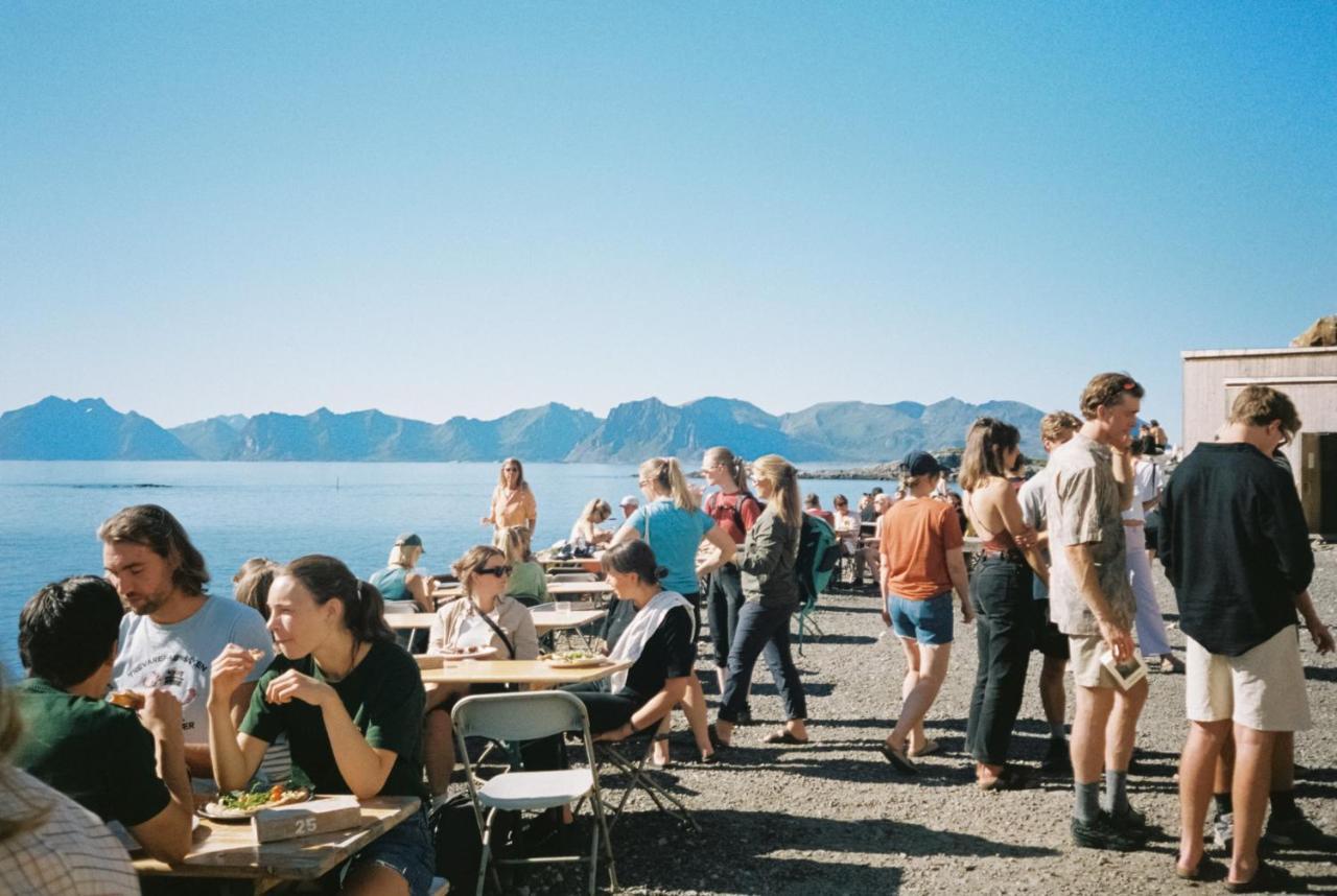 Trevarefabrikken Henningsvær Exterior foto