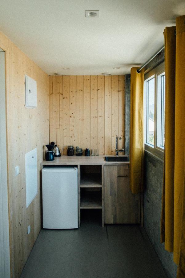 Trevarefabrikken Henningsvær Exterior foto