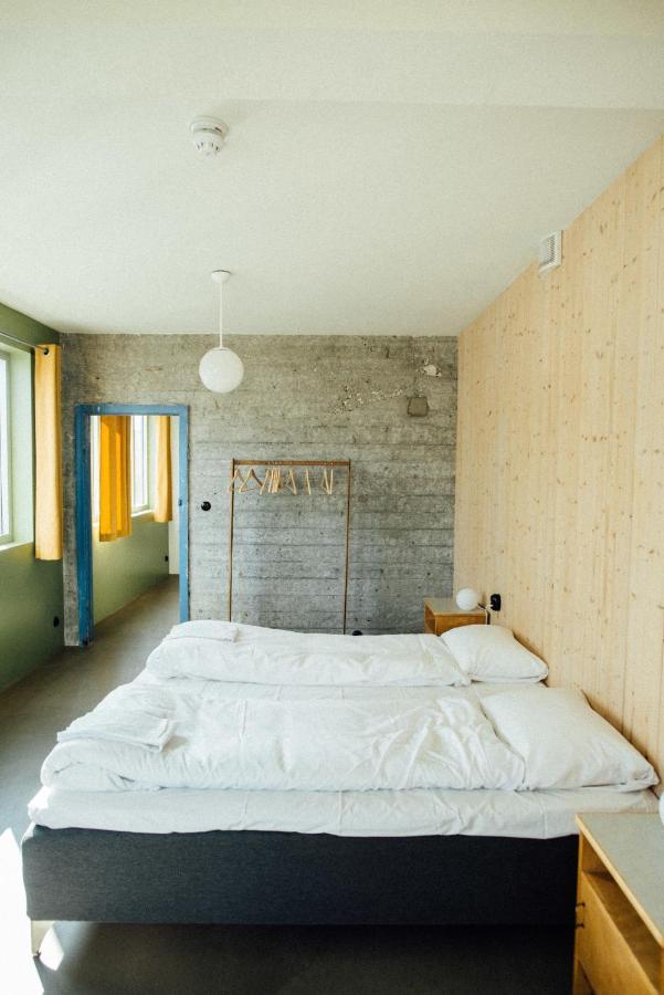Trevarefabrikken Henningsvær Exterior foto
