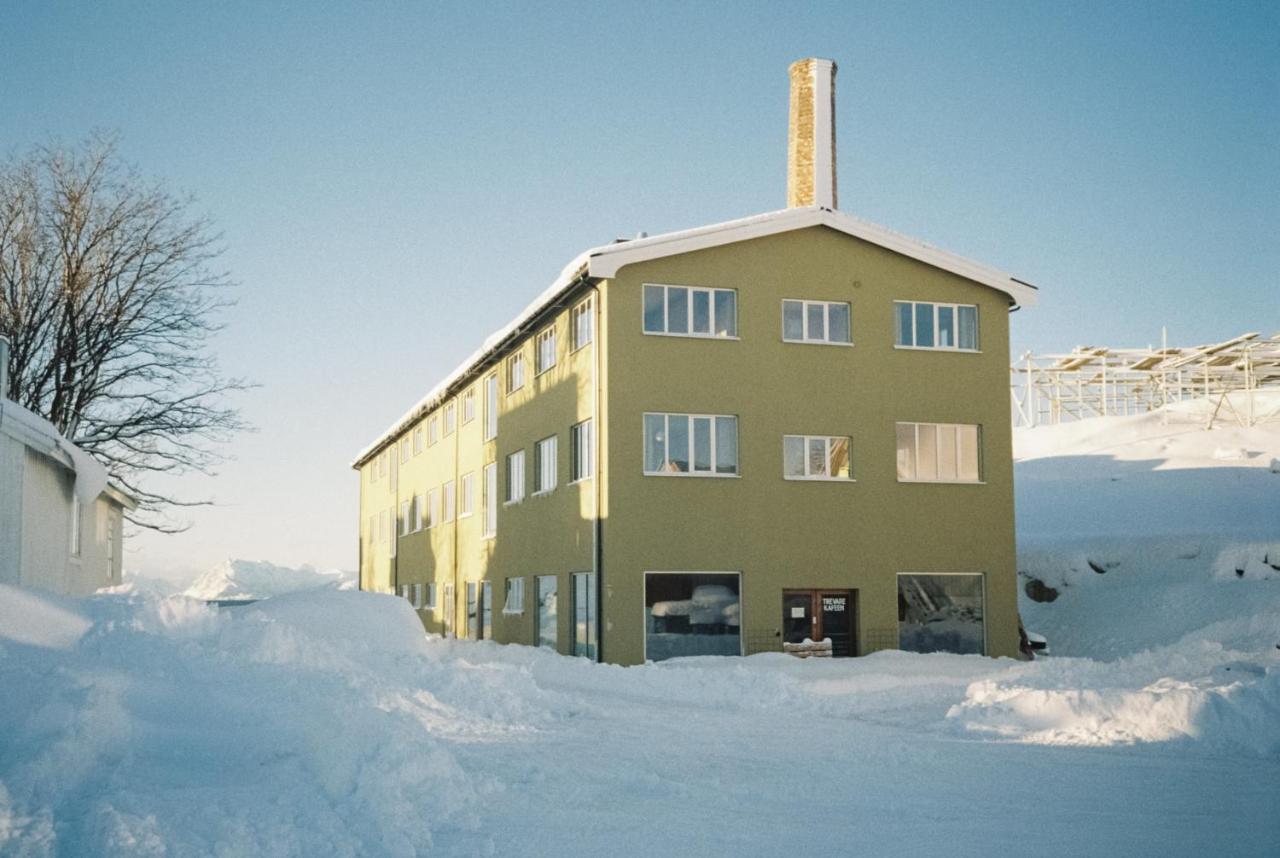Trevarefabrikken Henningsvær Exterior foto