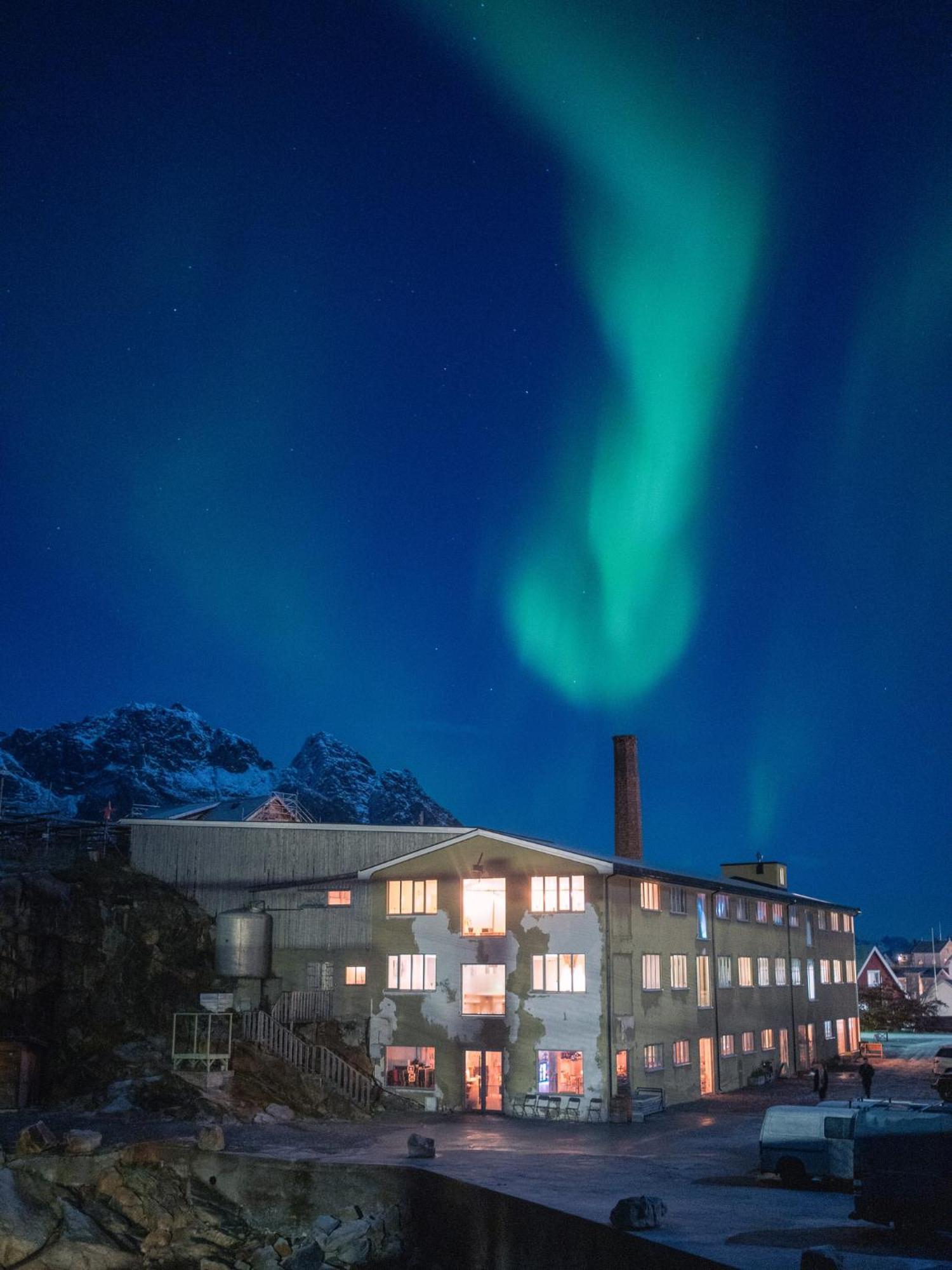 Trevarefabrikken Henningsvær Exterior foto